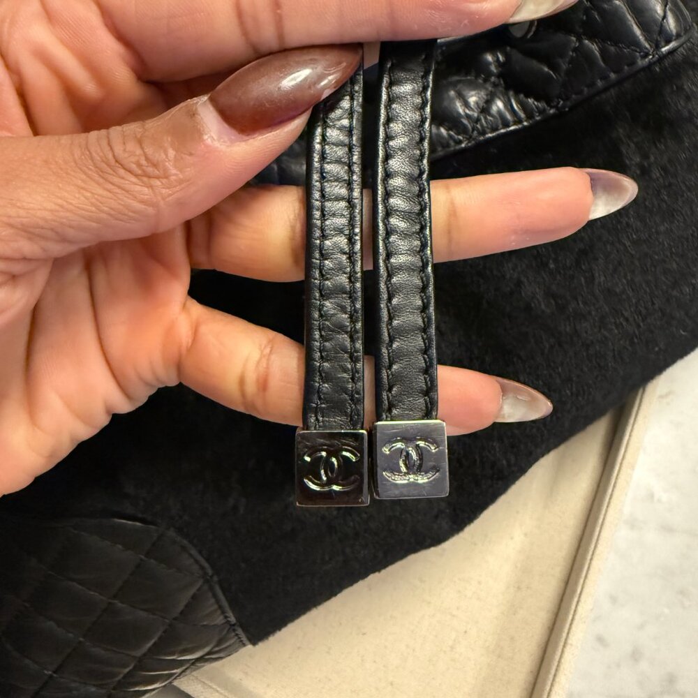 Chanel Matelassé Pony-Style Calfskin Shoulder Bag - Picture 3 of 8